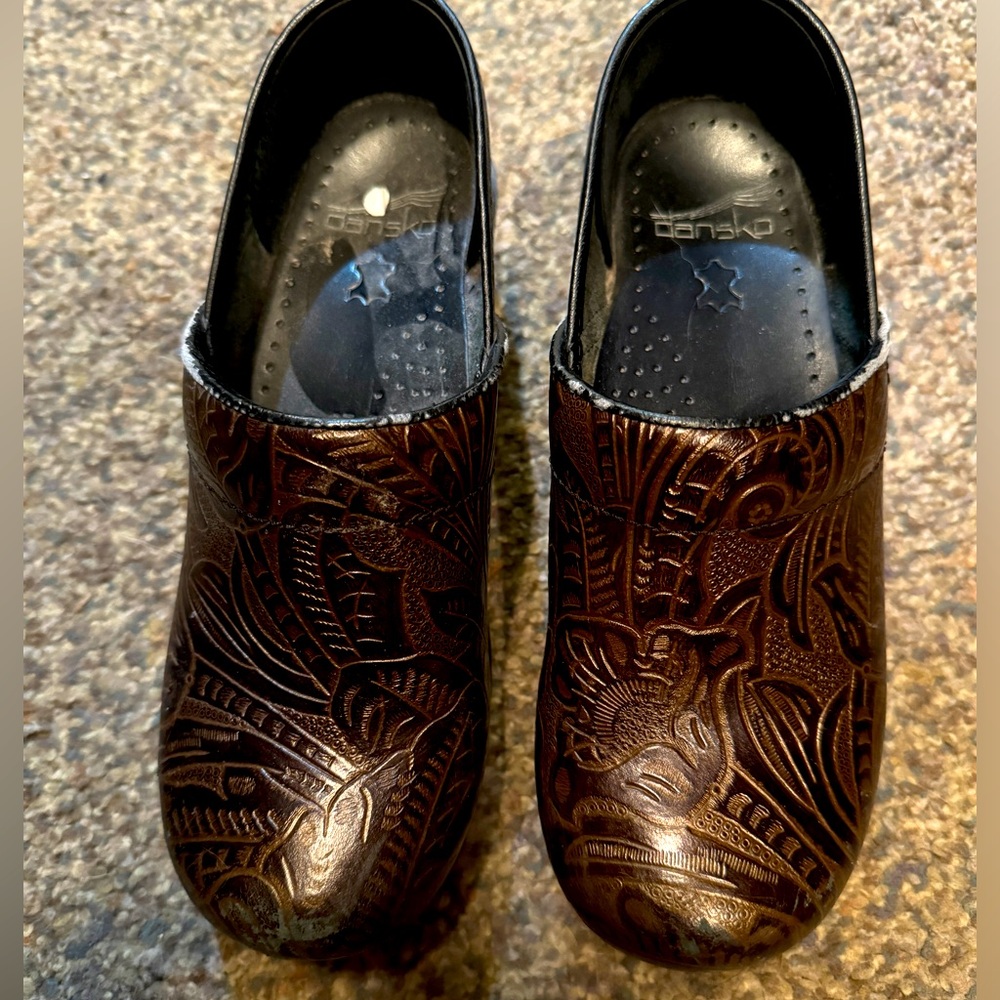 Brown Dansko’s size 37 (women’s 6)